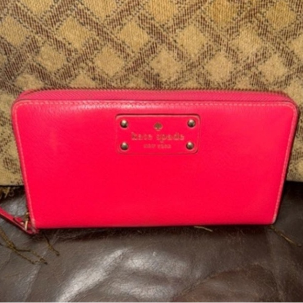 Kate Spade NEW YORK Flourescent Pink/Orange Zip Around Wallet, Good Condition